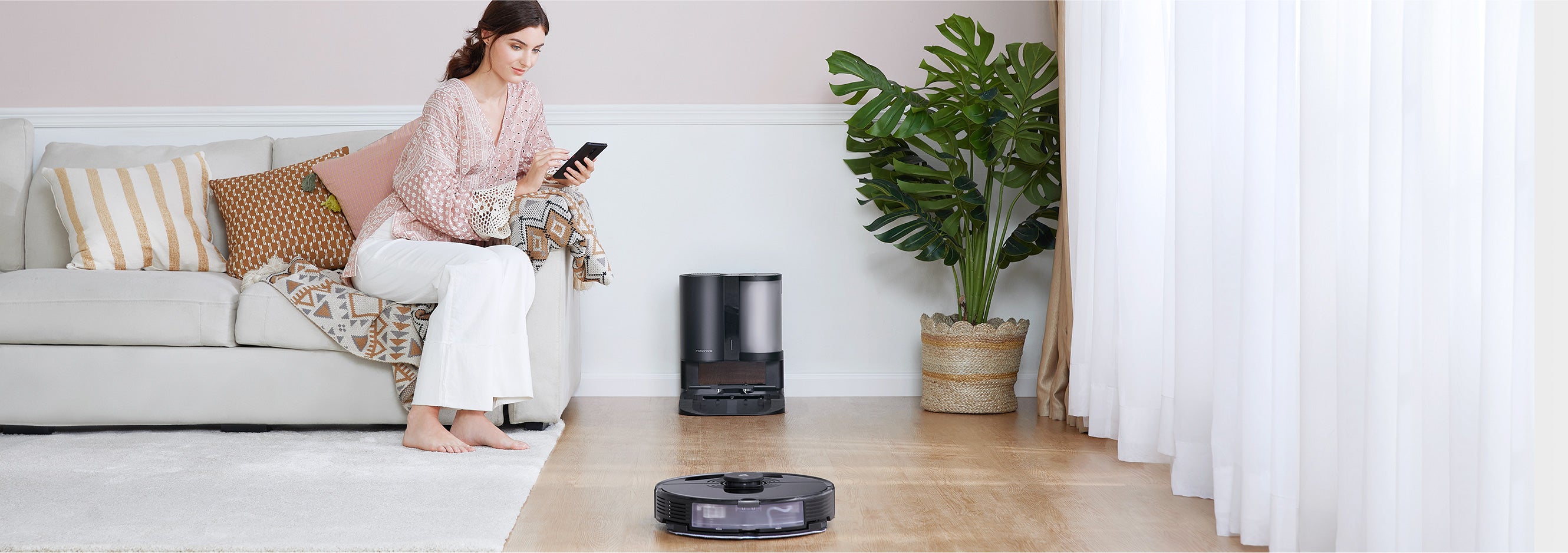 Roborock's intelligent dust collection algorithms adjust emptying based on use This is a image